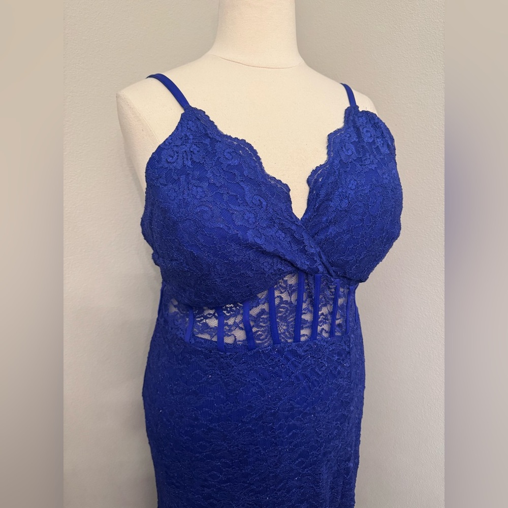 Plus Dress 💙 - Picture 5 of 12
